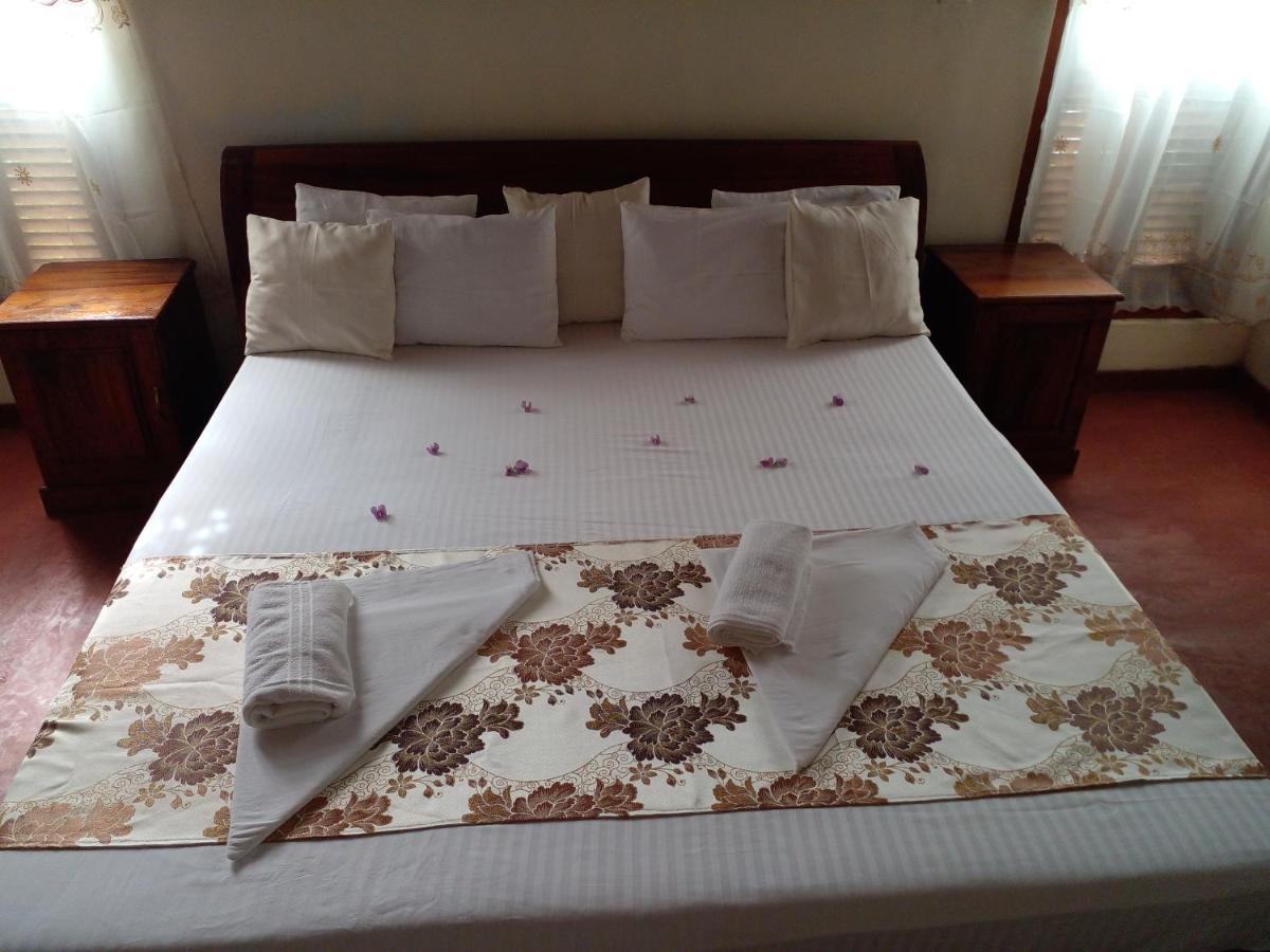 4Ty Two Homestay Galle Exteriör bild