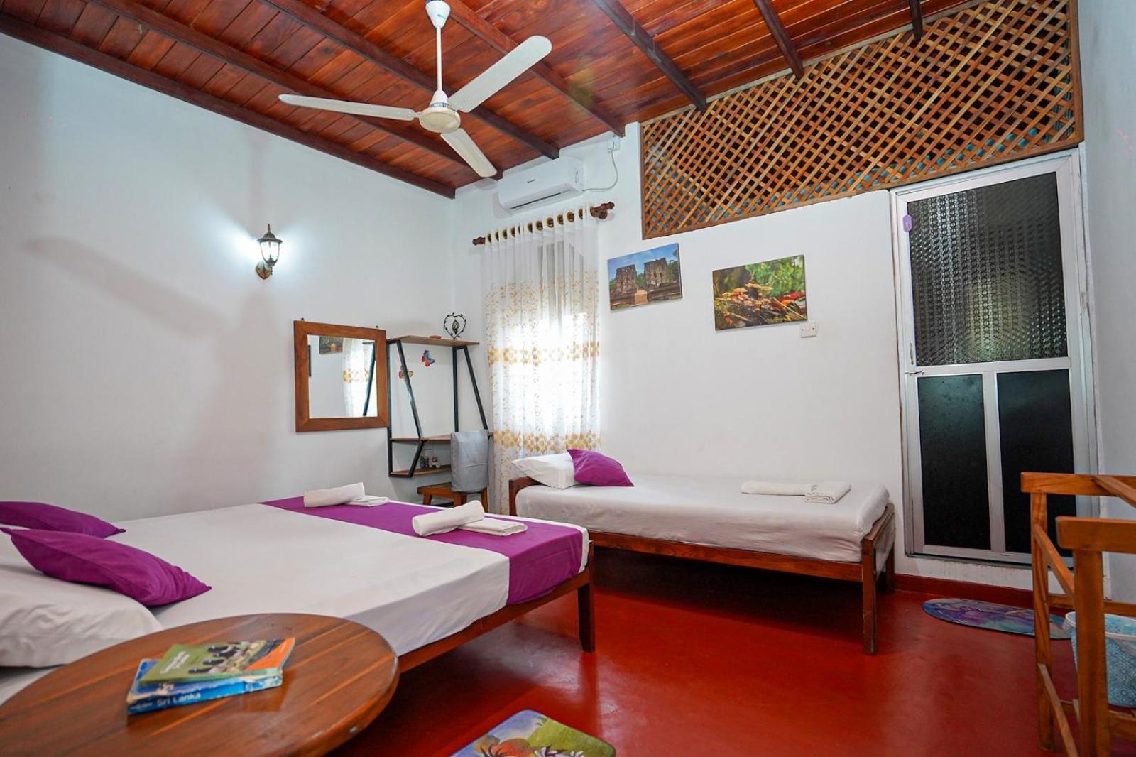 4Ty Two Homestay Galle Exteriör bild