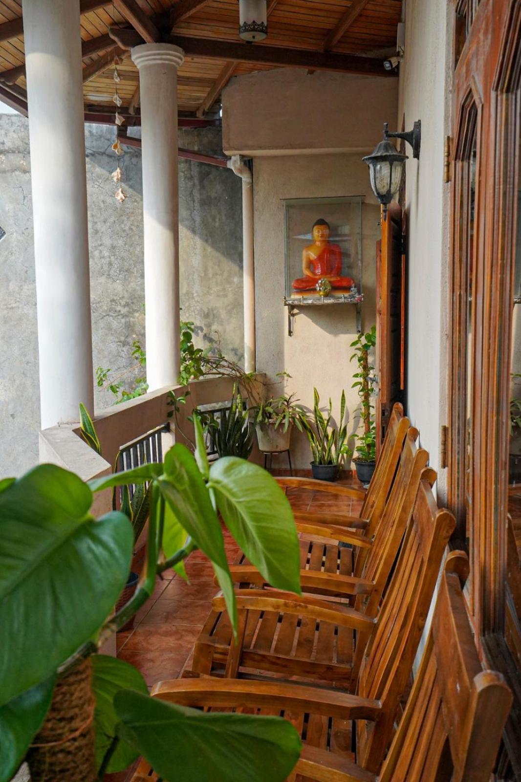 4Ty Two Homestay Galle Exteriör bild