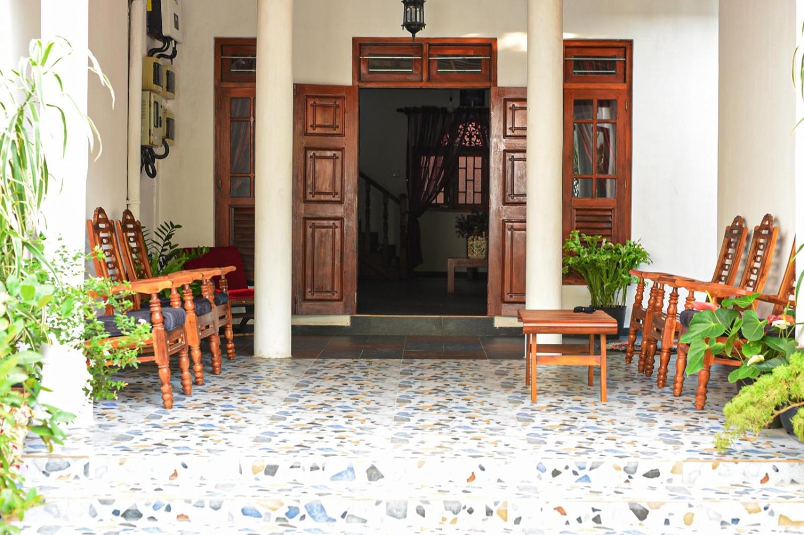 4Ty Two Homestay Galle Exteriör bild