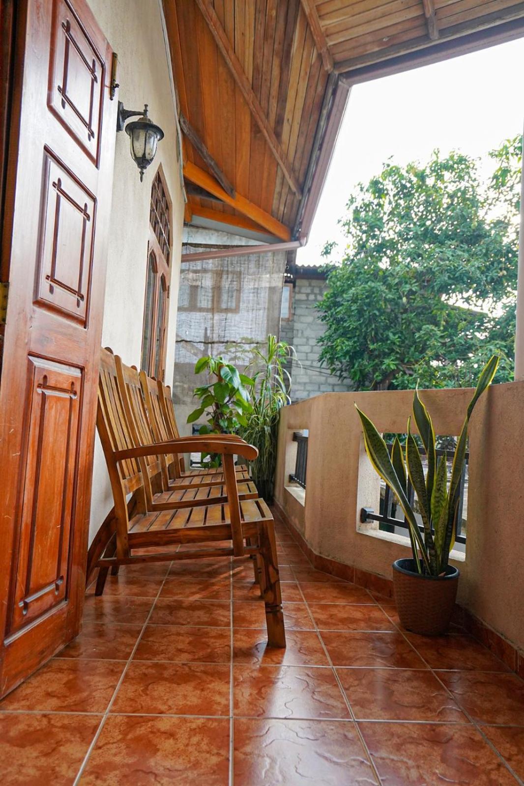 4Ty Two Homestay Galle Exteriör bild