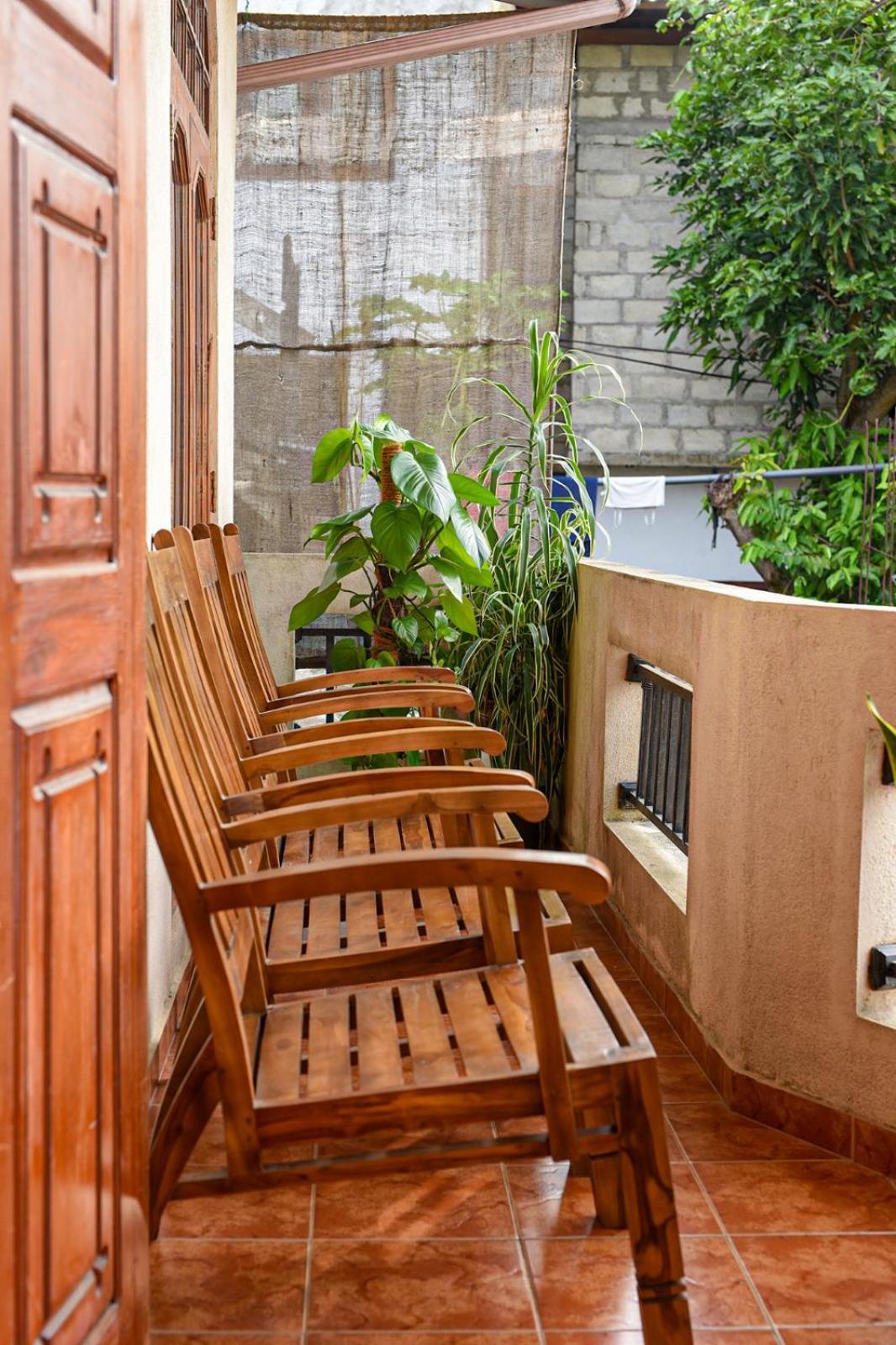 4Ty Two Homestay Galle Exteriör bild