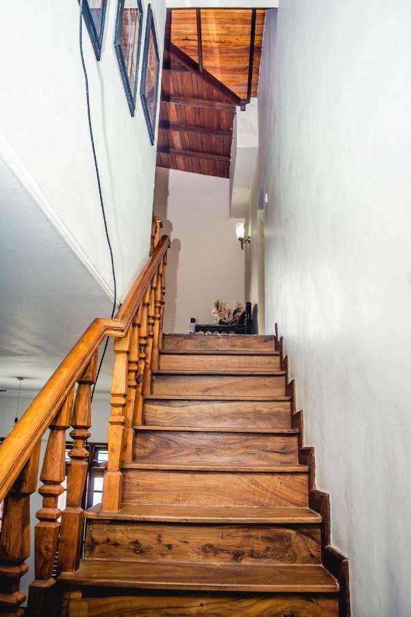 4Ty Two Homestay Galle Exteriör bild